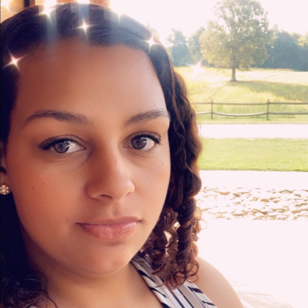 Meet your Posher, Lisa
